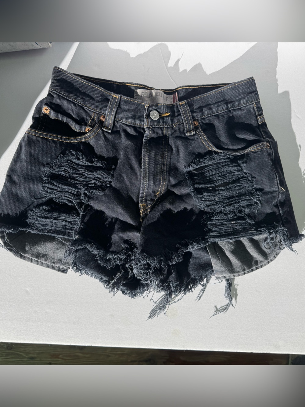 Levi's 550 Denim Shorts - Distressed Cut Off Women Size 29 Brand New